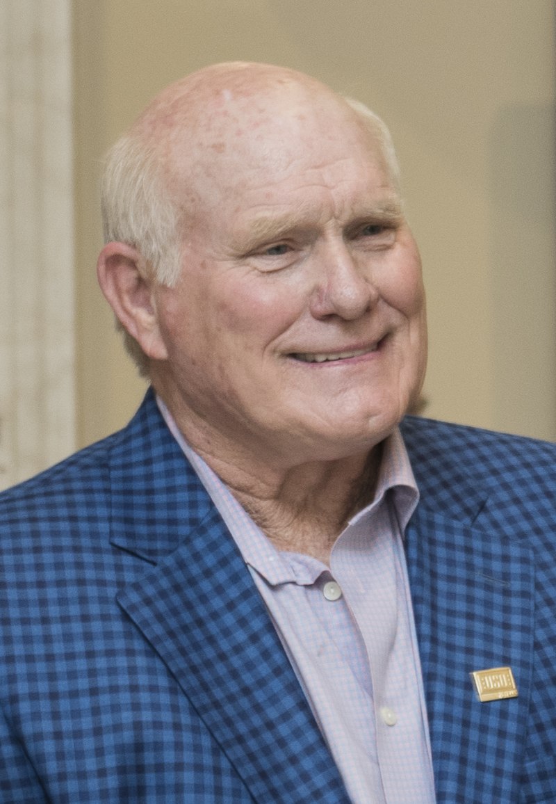 800px-Terry_Bradshaw_at_Arlington_Cemetery