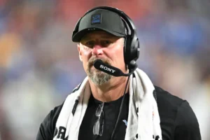 head-coach-dan-campbell-detroit-1037447527_fbfe0f