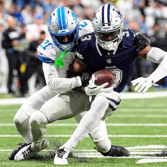 images - 2025-12-07T060437.051