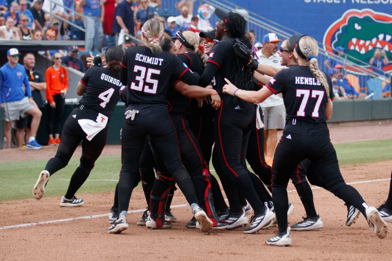 5-24-26-Gainesville-Super-Regional_CarolineWalsh-63-768x512